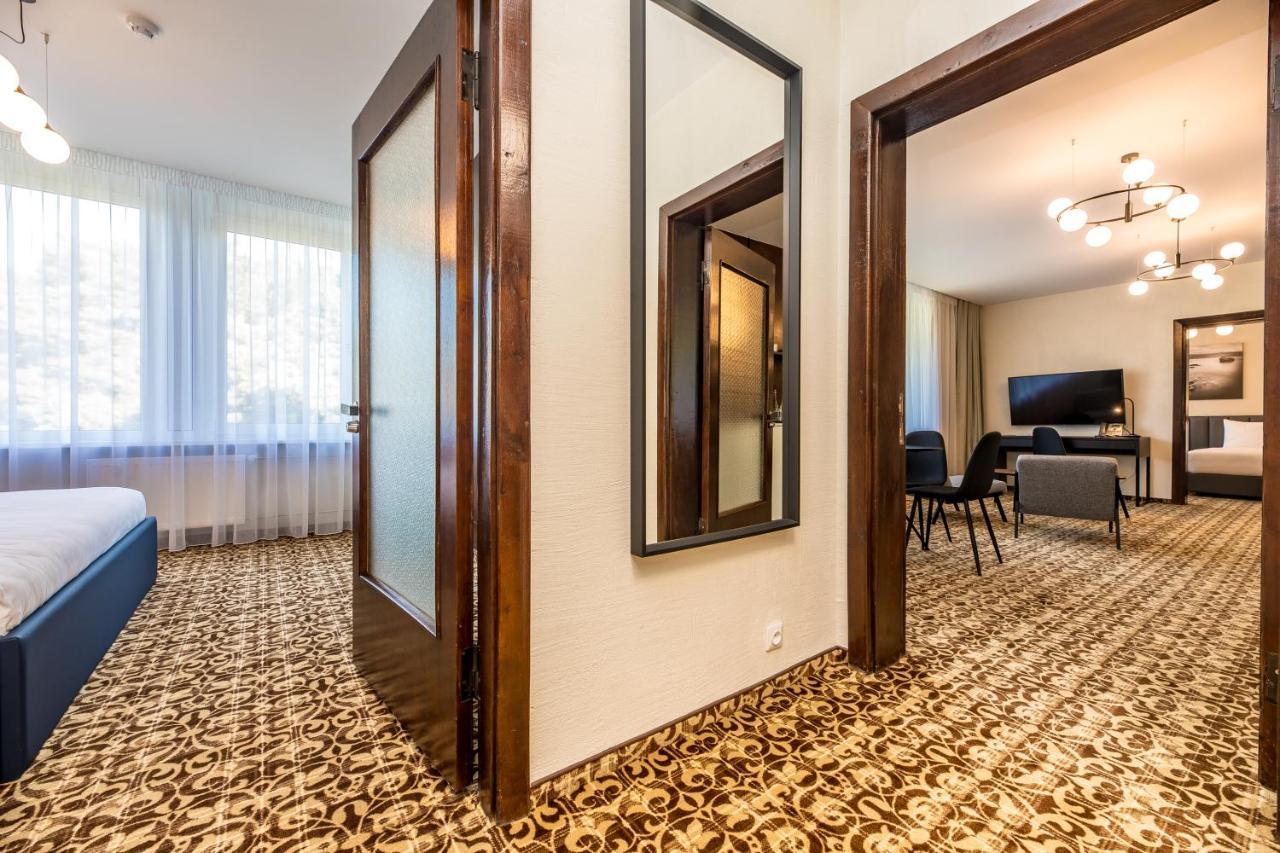 Zilvinas Hotel Паланга Екстериор снимка
